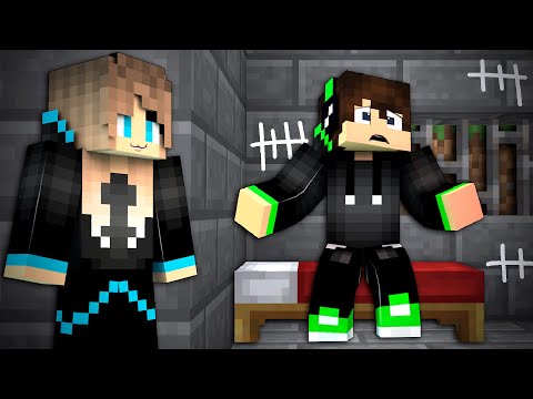 Видео: ПРОПАВШИЙ ДРУГ ВОВА попал в ТЮРЬМУ БЕЗУМНОЙ ФАНАТКИ в Майнкрафте! Вова и Компот! 100% Троллинг