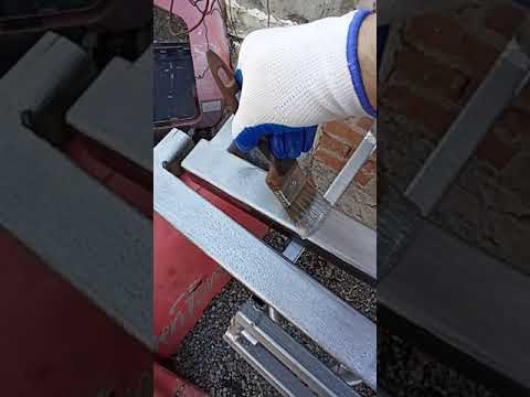 Видео: Покраска молотковой краской.