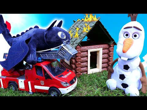 Видео: Беззубик поджёг дом! ХэлпМэн и дракон. Мультфильм про машинки для мальчиков