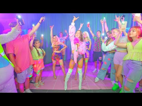 Видео: Дајана уприличила концерт у кампу! | Сви су дошли на Легендарни концерт!