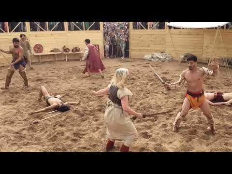 Видео: ⚔️ Бой гладиаторов. Парк Коломенское. Времена и Эпохи.