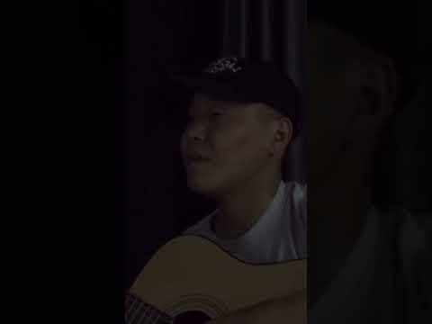 Видео: Тувинец пытается спеть на русском языке 🔥