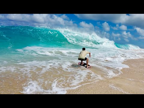 Видео: Профессиональные скимбордеры покоряют самый опасный берег Гавайев.