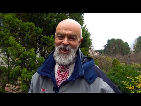 Видео: "Попасть в цивилизованную дичь!" // К этому белорусу приезжают туристы со всего мира!