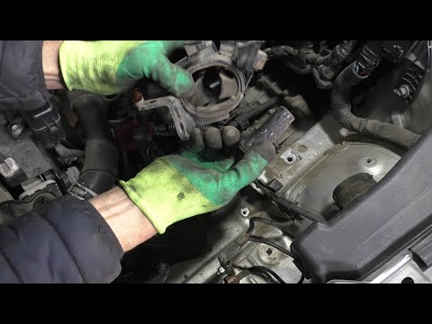 Видео: Замена передней подушки двигателя и АКПП на Toyota Avensis 2,0 Тойота Авенсис 2007 года