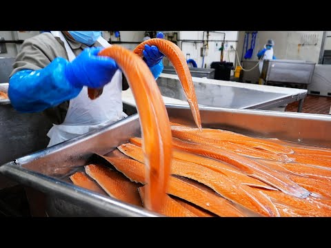 Видео: Нью-йоркская еда - САМЫЙ БОЛЬШОЙ фабрика копченого лосося! Америка