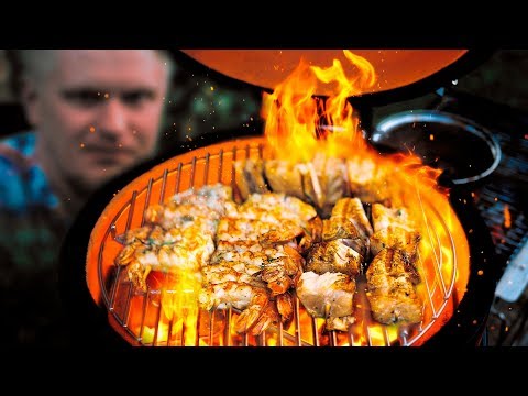 Видео: ДРУЖЕ ПЫТАЛСЯ ГОТОВИТЬ ОДНИМ ДУБЛЕМ! Креветки в гриле...