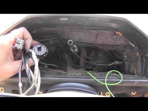 Видео: Снятие приборной панели Mercedes W124