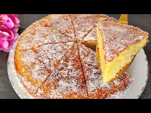 Видео: Пирог из 8 ложек теста всего за 4 минуты! Мягкий йогуртовый торт! Просто и вкусно
