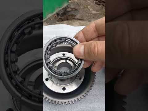 Видео: Обгонная муфта (туфта) Yamaha TTR250.