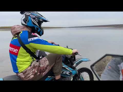 Видео: Переехали на косу через Волгу на Motoland Regulmoto 26 октября 2025 г.