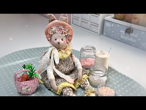 Видео: Мастер-класс «Зайка» - 3 урок. Шью одежду для зайки. Часть-1