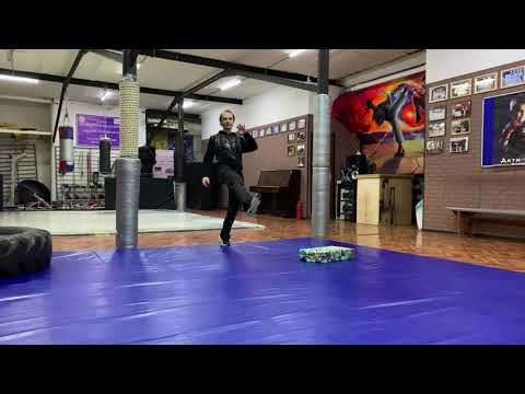 Видео: Прыжки на точность с разбега (аккураси)