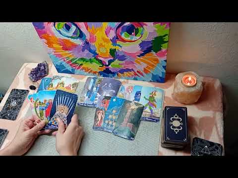Видео: Як практикуватись на собі з Таро. Самостійна практика на картах. #практикатаро #розкладсобінатаро