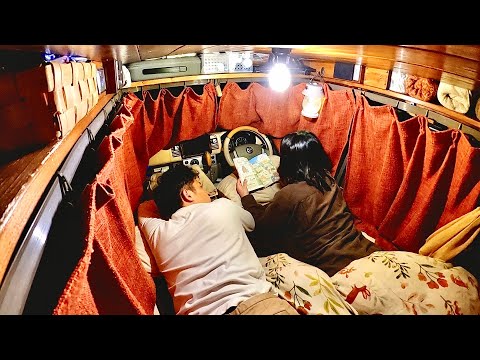 Видео: Повседневная жизнь в очень маленьком автомобиле.
