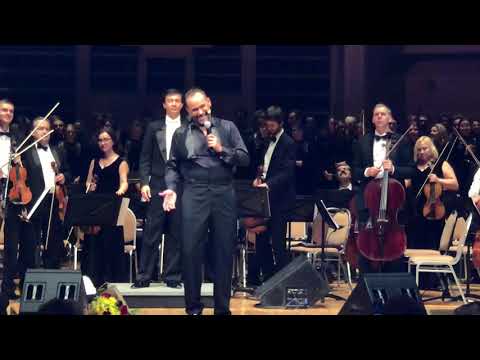 Видео: «Зацелую, Заревную, Залюблю» Максим Аверин и оркестр «Русская Филармония»