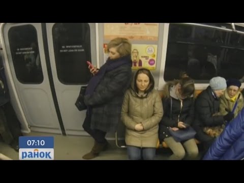 Видео: Беременная в общественном транспорте в Киеве - Социальный эксперимент