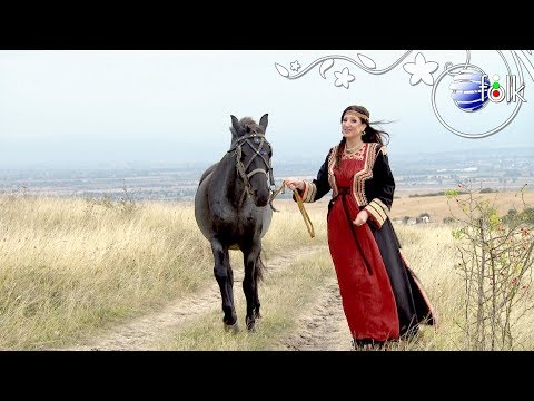 Видео: POLI PASKOVA - YOVE, MALAY MOME / Поли Паскова - Йове, малай моме, 2018