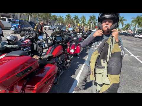 Видео: Прекрасный день в Сарасоте для катания на моем Goldwing. А еще я встретил несколько райдеров Harley!