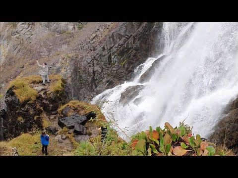 Видео: Вертолётом на Белуху Молельный камень Рериха, Коккольский водопад