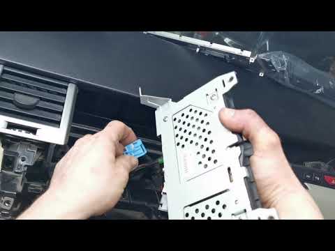 Видео: Замена штатной магнитолы Range Rover Sport 2007