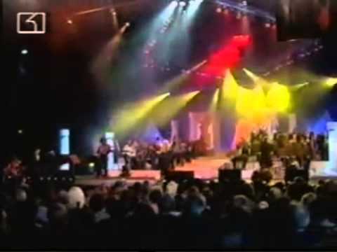 Видео: ЛИЛИ ИВАНОВА: ЛЮБОВТА Е ЖИВОТ (Live)