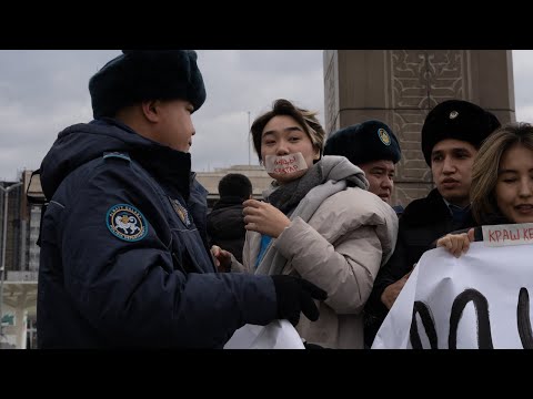 Видео: Алматыдағы сайлау күніндегі наразылық/Протесты в день выборов в Алматы