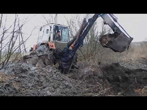 Видео: Копаем, экскаватор  ЮМЗ, первая яма КОМОМ!!!