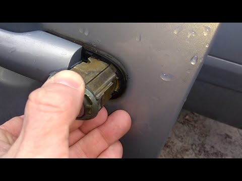 Видео: RENAULT ESPACE 4. Снятие / установка личинки замка. Новый ключ-карта.