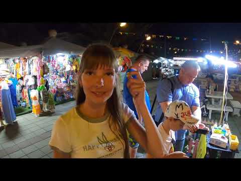 Видео: Русская Улица в Паттайе.  Ночной рынок.