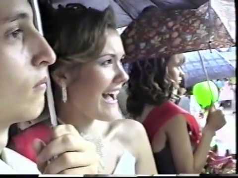 Видео: Выпускной бал на площади в Рузаевке (2005 год)