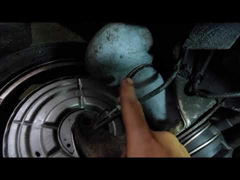 Видео: Citroen C5 ремонт заднего гидроцилиндра,