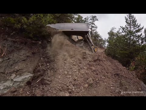 Видео: Как бульдозер Caterpillar D7g отделяет почву? Длинное рабочее видео #бульдозер #caterpillar