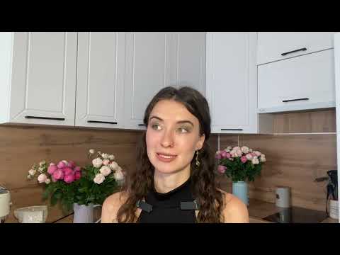 Видео: Сколько она ему переплачивает?