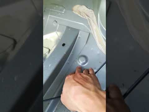 Видео: Дренаж отвода воды кондиционера Рено Сценик 2