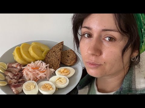 Видео: ЧЕСНОКОВА ГОТОВИТ САМЫЙ СЫТНЫЙ ЗАВТРАК: САЛО, КАРТОШЕЧКУ, КВАШЕНУЮ КАПУСТУ И САЛАТ С ТЫКВОЙ