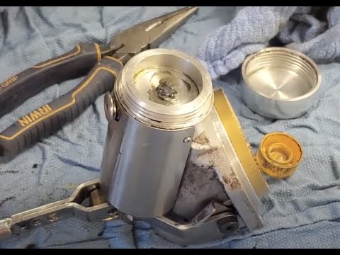 Видео: Как отремонтировать кофемолку и трамбовку Mythos Plus