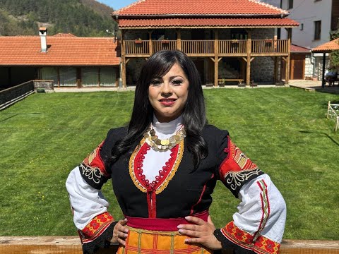 Видео: Elena Parakosova - Na porti chuka i ruka | Елена Паракосова - На порти чука и рука