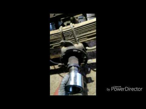 Видео: Уплотнение посадки ступичного подшипника iveco / Wheel bearing play