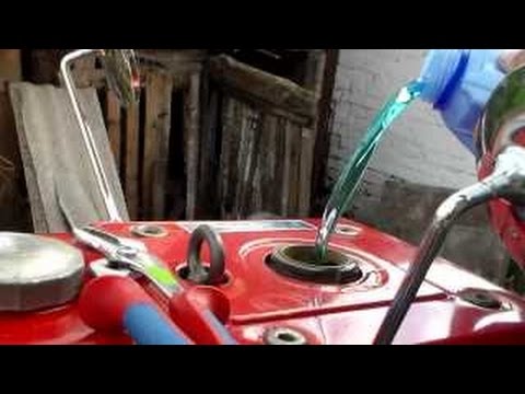 Видео: Замена антифриза - охлаждающей жидкости на мотоблоке (Минитракторе).