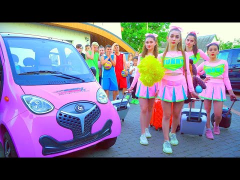 Видео: Диана и навијачице иду на такмичење! Нове униформе навијачица! | Авантура летњег кампа!