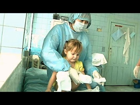 Видео: ДЕВОЧКА ИЗ НЕТОПЛЕНОЙ БАНИ, Ксюша Павлова. Как она и ее сестра живут сейчас?