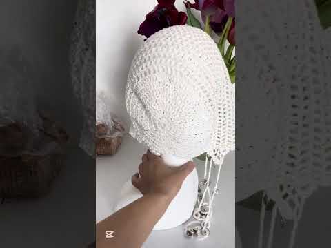 Видео: Летний вязаный чепчик в сетку. Тренд 2025