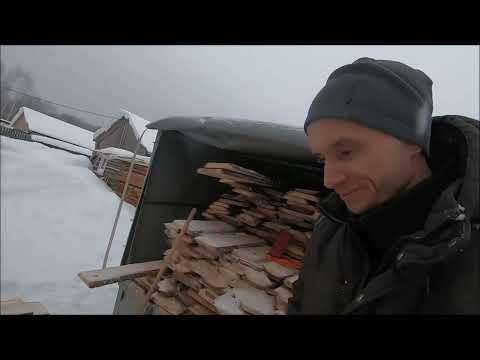 Видео: Перевозка 3 тонн на легковом прицепе. 4 куба доски. Что с ним стало.