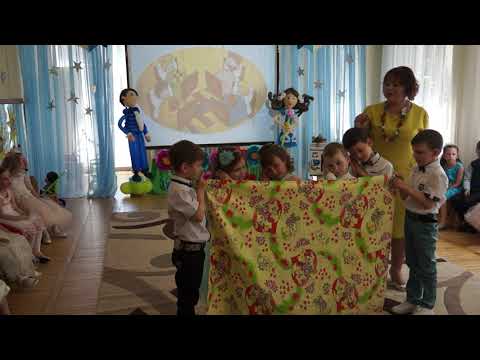 Видео: "Тиха година" сценка + флешмоб на випускний