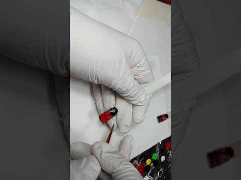 Видео: Объемная клубника с отражением «гель-лак» (A strawberry on the nail)