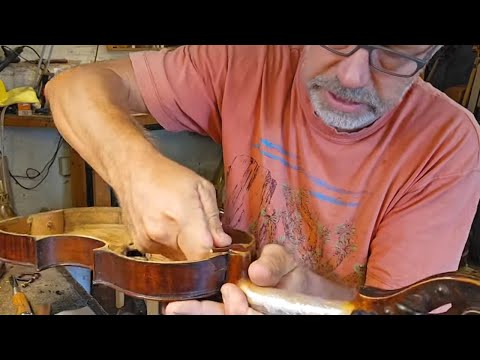 Видео: Его прекрасная скрипка развалилась! Кнопка дублирования на 260-летней немецкой скрипке