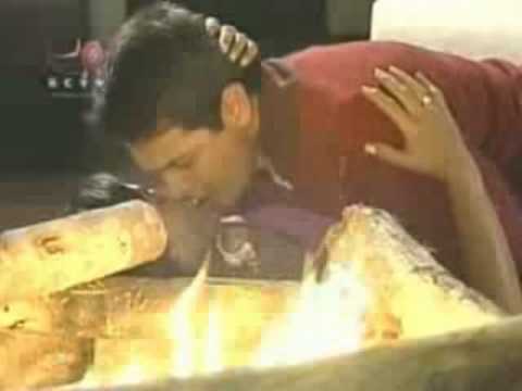 Видео: Maria Eugenia & Gabriel - Ах, как же ты целуешь