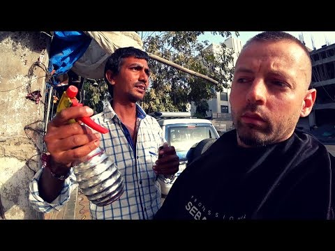 Видео: Индийская уличная стрижка за 400 долларов в Ахмадабаде