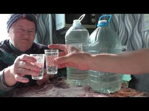 Видео: БЕРЁЗОВЫЙ СОК КАК ИЗ ПОД КРАНА! СНЕГ И ЗЕЛЕНЬ! БАБУШКА ОЦЕНИЛА!